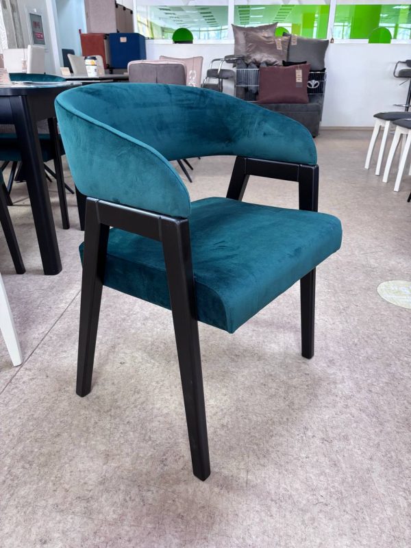 Стул СОтА-Оскар велюр Мирей 32, эмаль черная